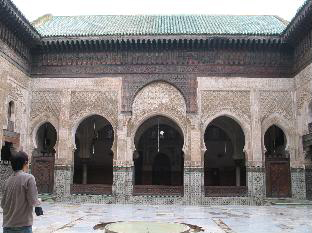 <메데르사 신학교>